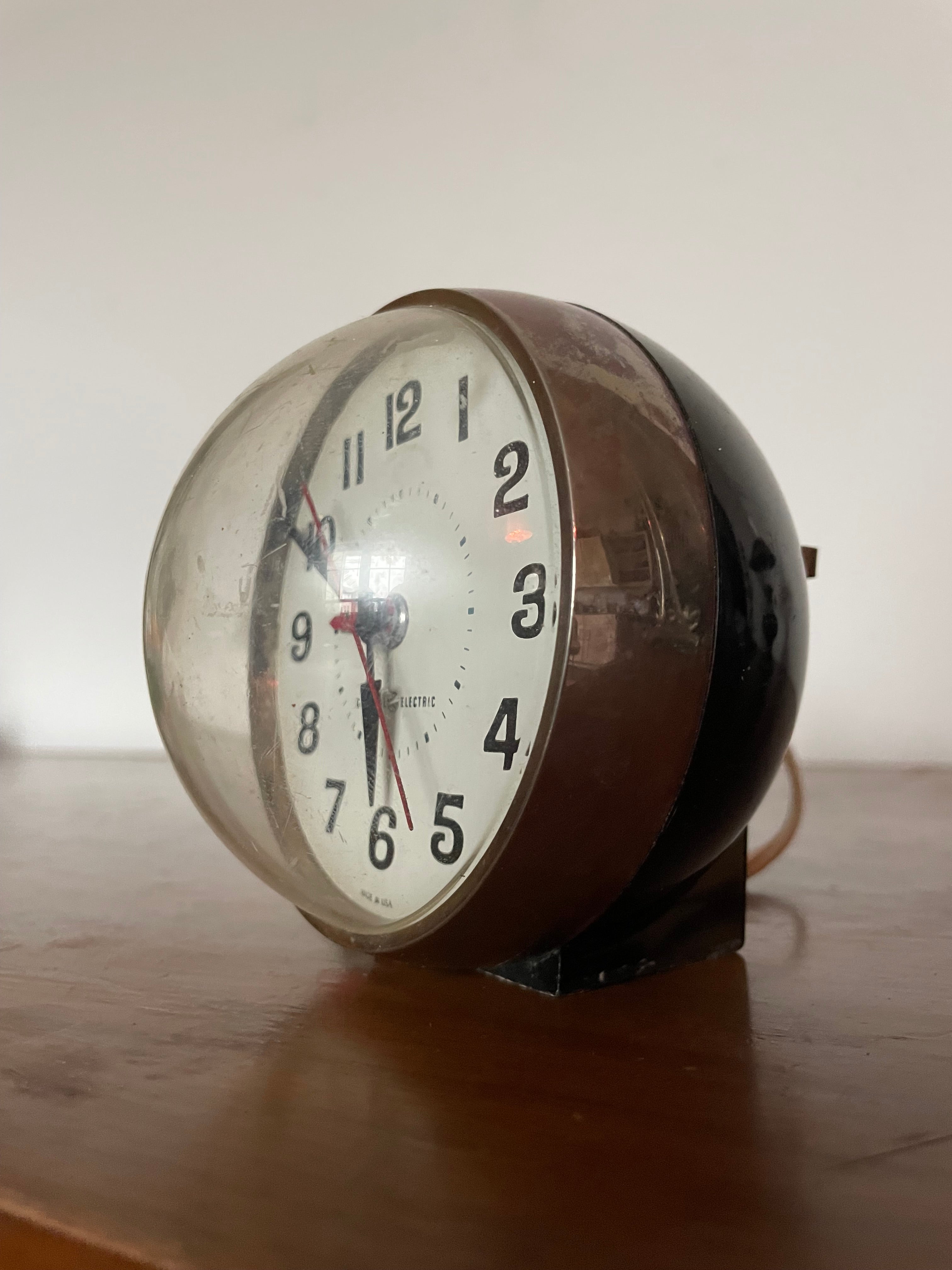 50’s bakelite ge orb alarm clock