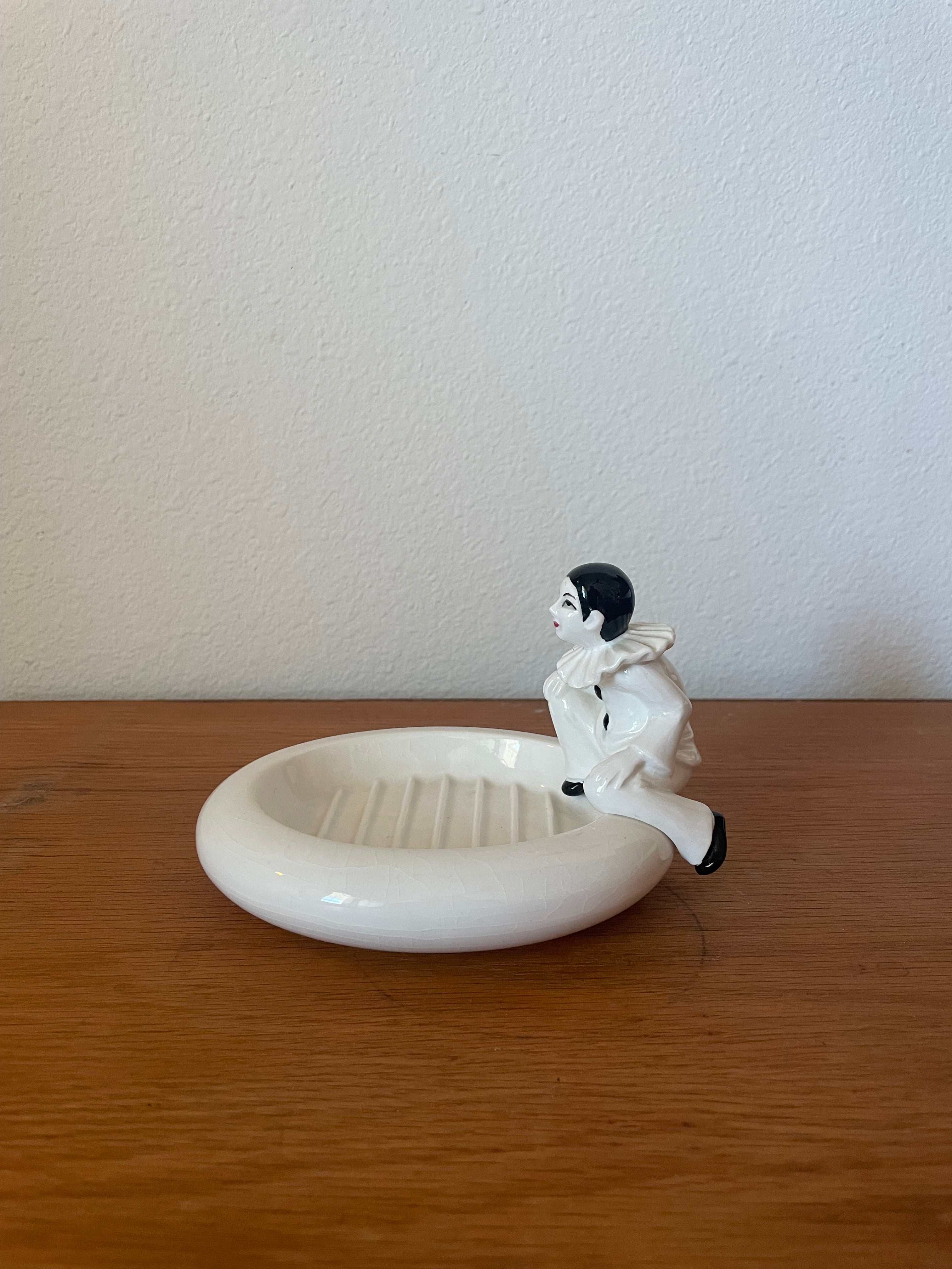 pierrot ceramic soap dish