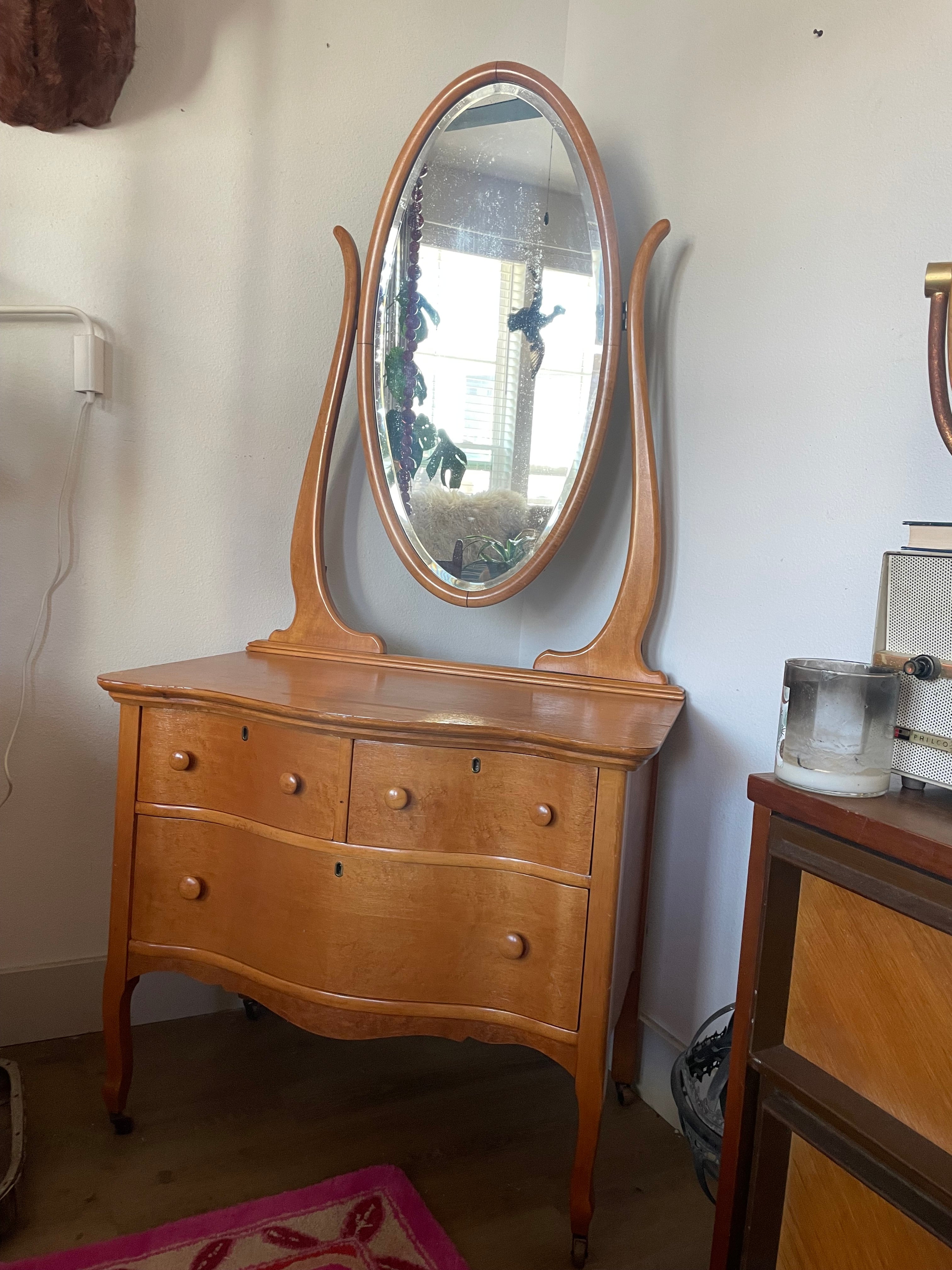 30’s birdseye vanity
