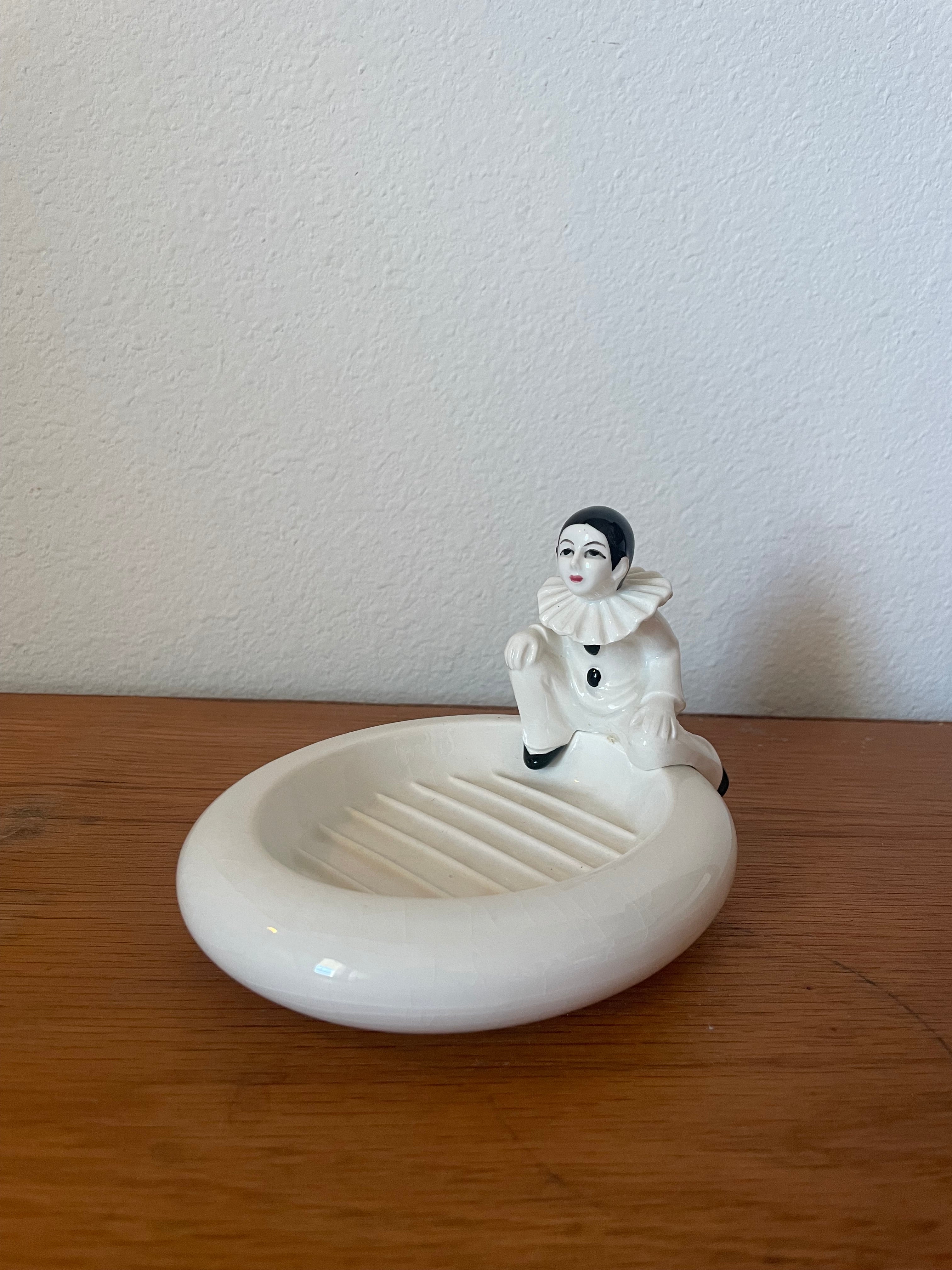 pierrot ceramic soap dish