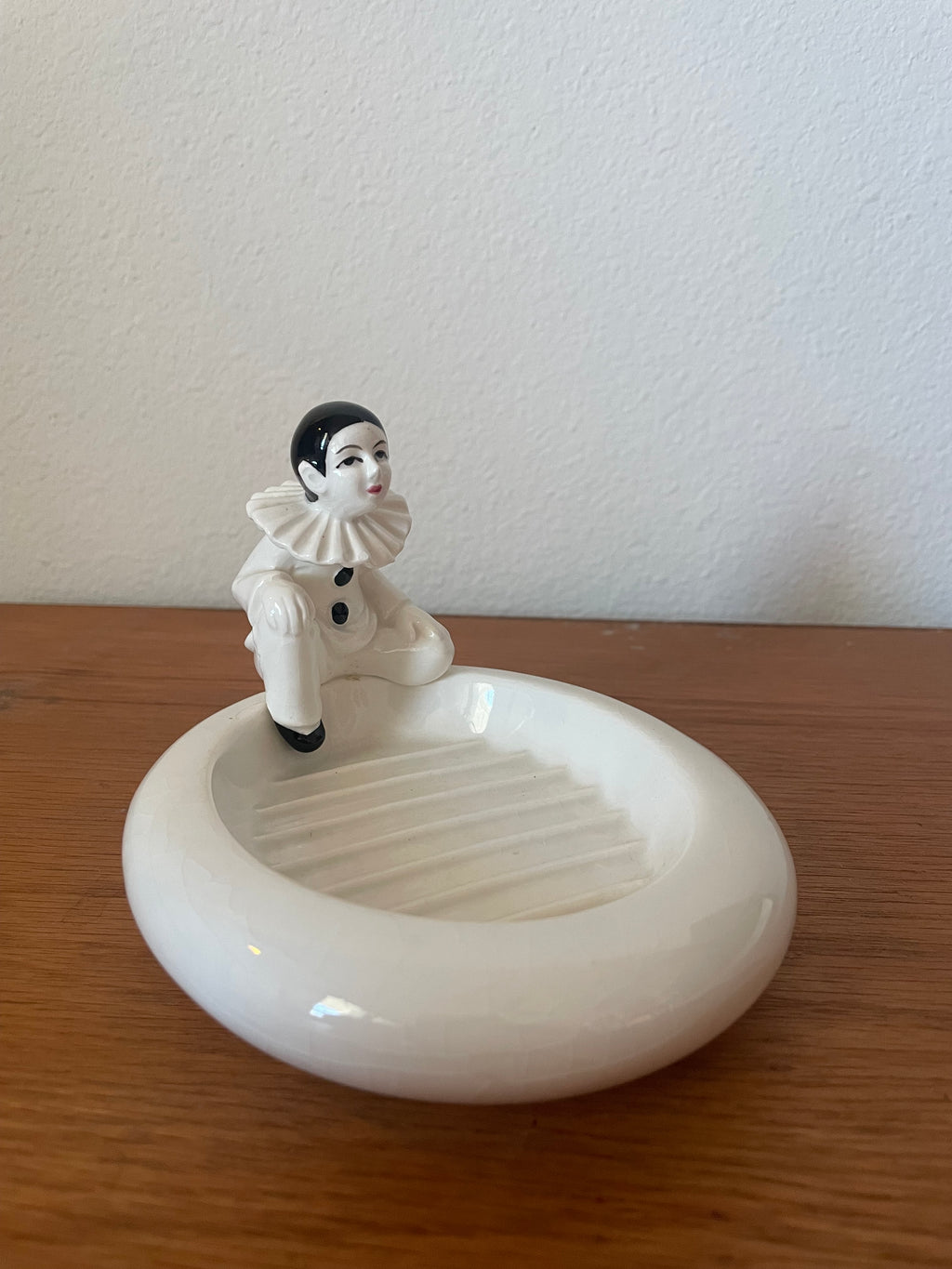pierrot ceramic soap dish