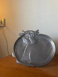 1981 aluminum cow that is serving