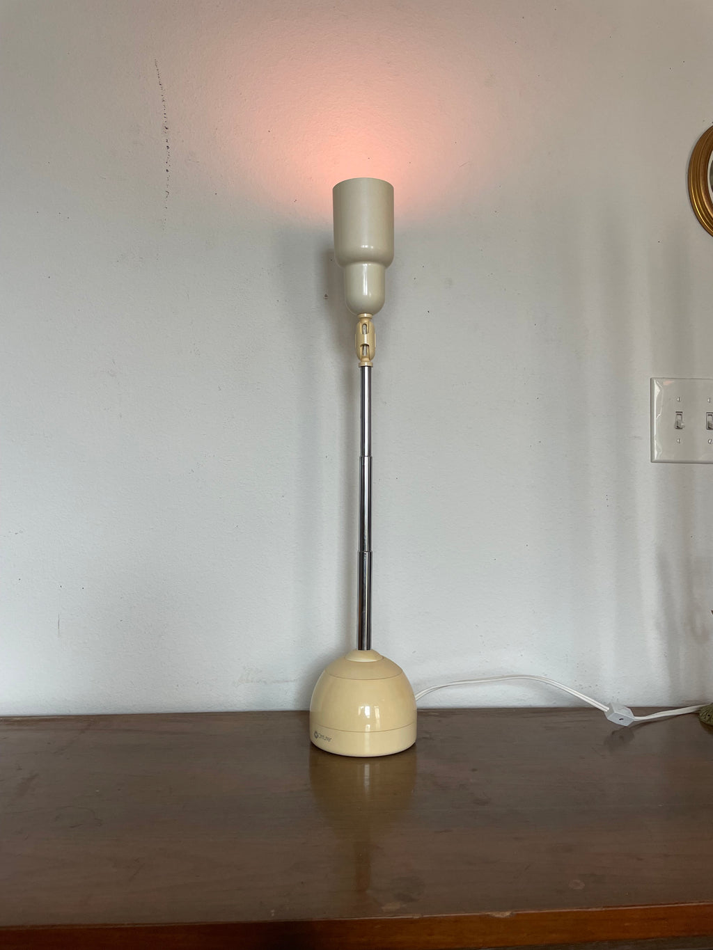 ottlite space age extendable table lamp