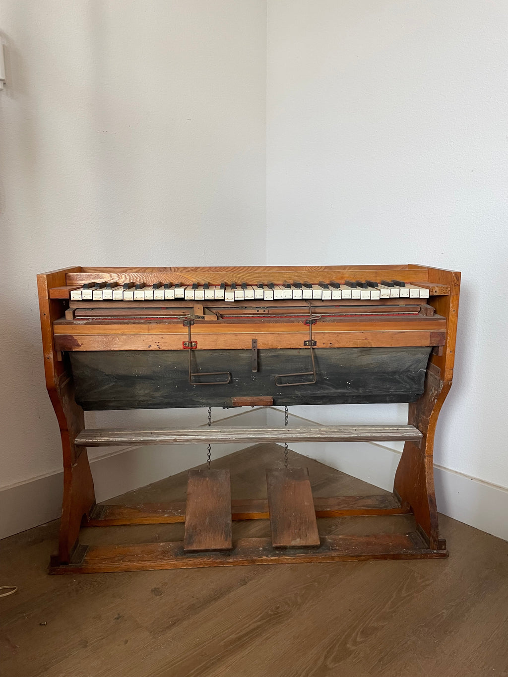 antique field organ