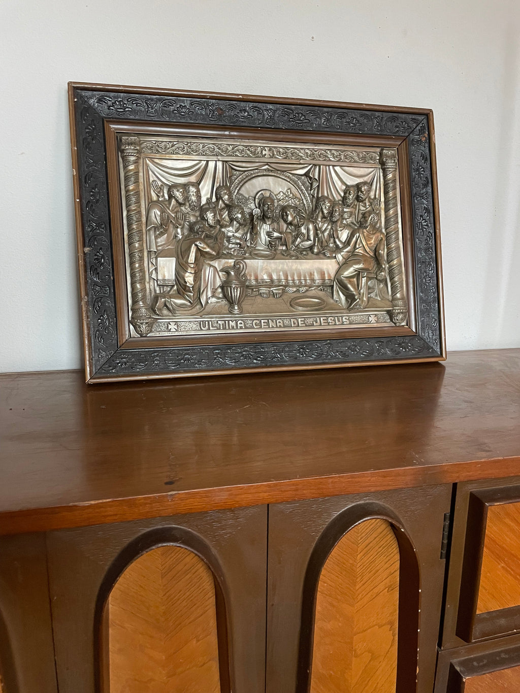 spanish last supper metal carving framed